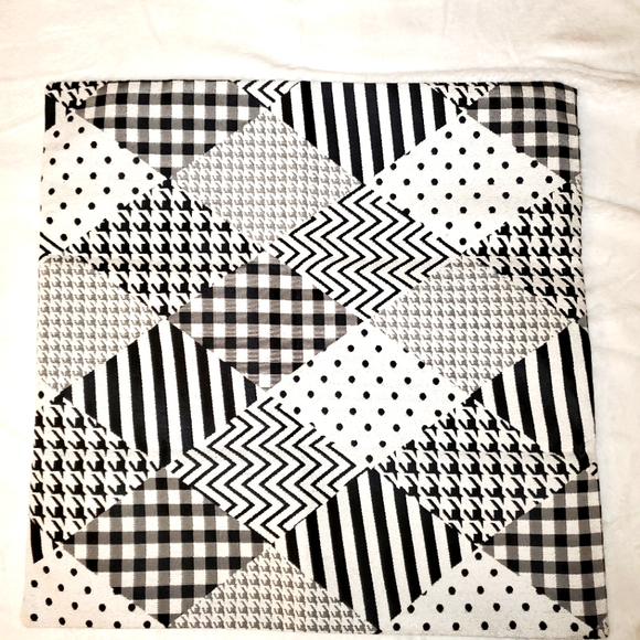 Artcest pillow covers black and white  new - Picture 7 of 7